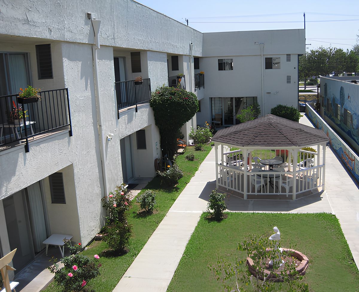 Gardena Retirement Center 4